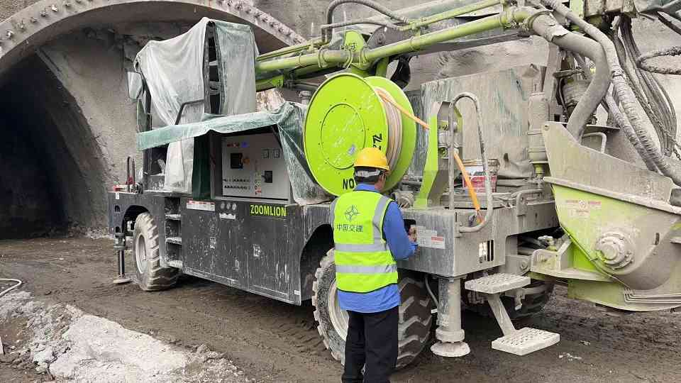 新一代湿喷机助力世纪工程高效施工-三星领航机械有限公司(图4)