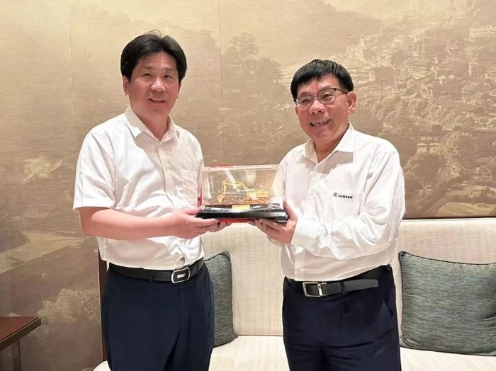 海螺集团与柳工深化战略合作 推动建材行业绿色转型-三星领航机械有限公司(图1)