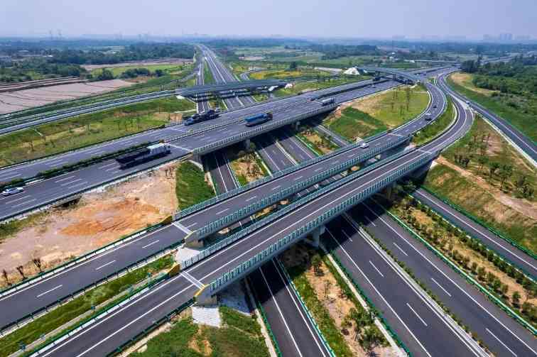 高速公路工业化智能建造技术实现智造升级 驱动交通强国建设-三星领航机械有限公司(图1)